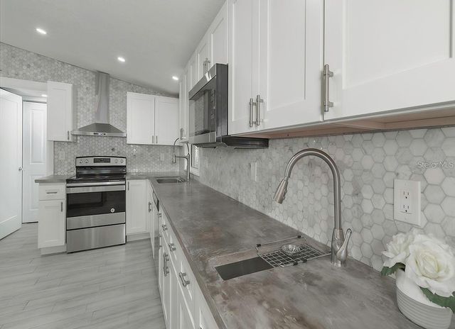 1428 ILLINOIS AVENUE, Palm Harbor, FL 34683