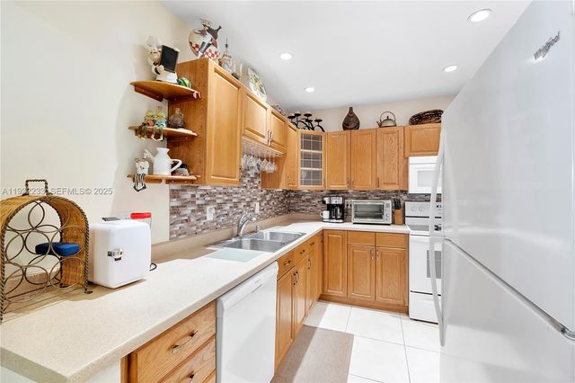 6750 NE 21st Rd 124, Fort Lauderdale, FL 33308