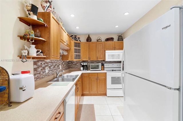 6750 NE 21st Rd 124, Fort Lauderdale, FL 33308