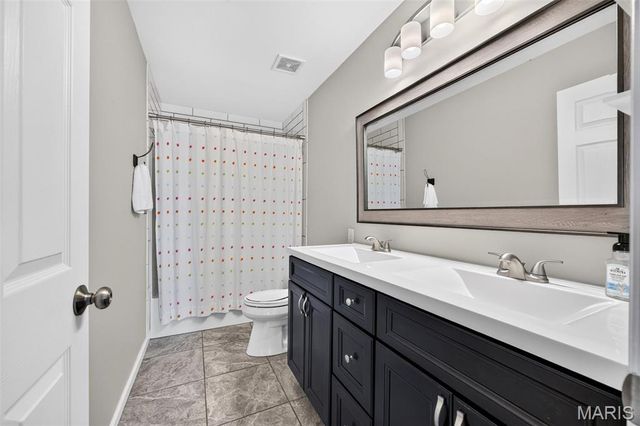 67 Old Chesapeake Drive, Wentzville, MO 63385