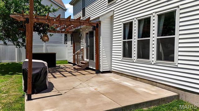 67 Old Chesapeake Drive, Wentzville, MO 63385