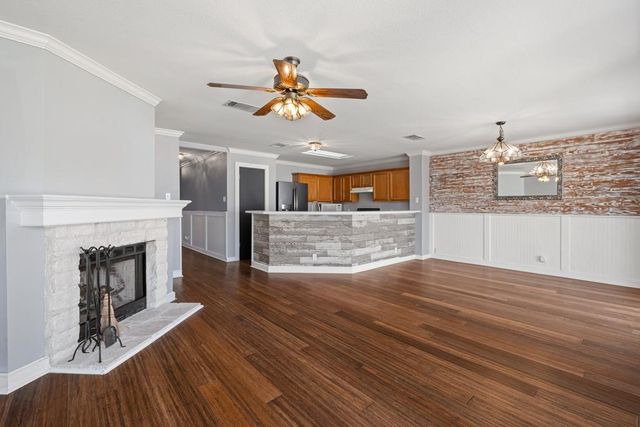 808 Minturn LN, Austin, TX 78748