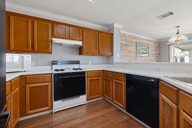 808 Minturn LN, Austin, TX 78748