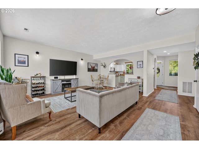14330 Se PRINCETON VILLAGE Way, Clackamas, OR 97015