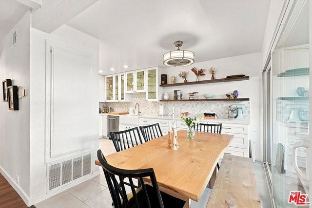 2520 Arizona Avenue 8, Santa Monica, CA 90404