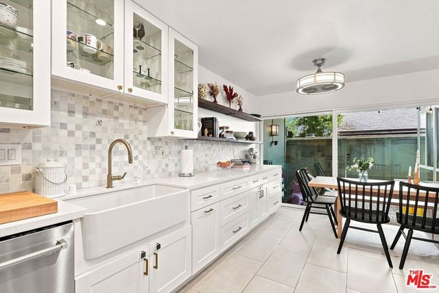 2520 Arizona Avenue 8, Santa Monica, CA 90404