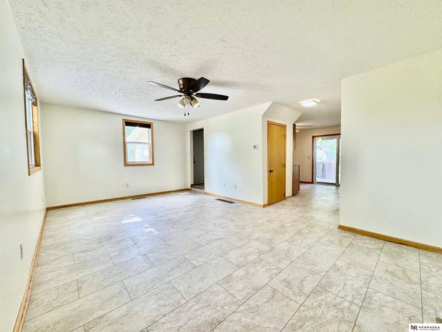 309 N East Avenue, York, NE 68467