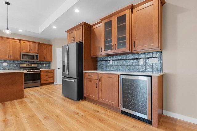 4884 WYLD BERRY WAY, Hobart, WI 54155