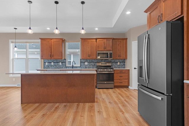 4884 WYLD BERRY WAY, Hobart, WI 54155