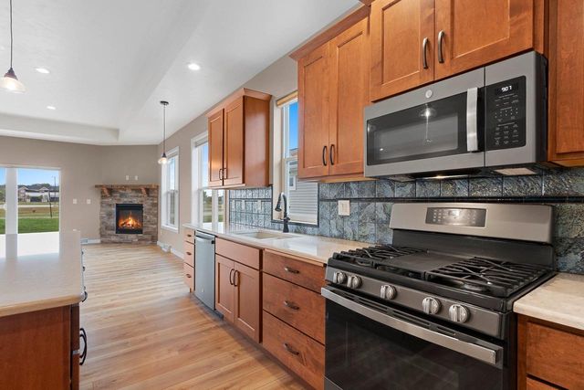 4884 WYLD BERRY WAY, Hobart, WI 54155