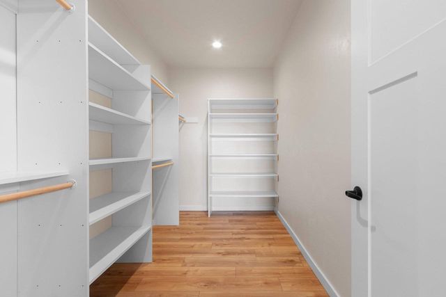 4884 WYLD BERRY WAY, Hobart, WI 54155