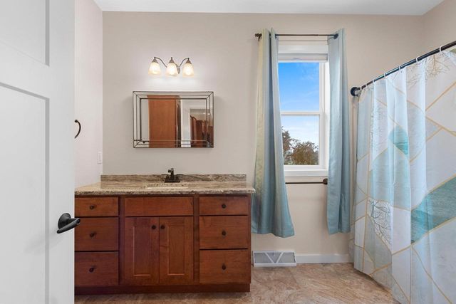 4884 WYLD BERRY WAY, Hobart, WI 54155