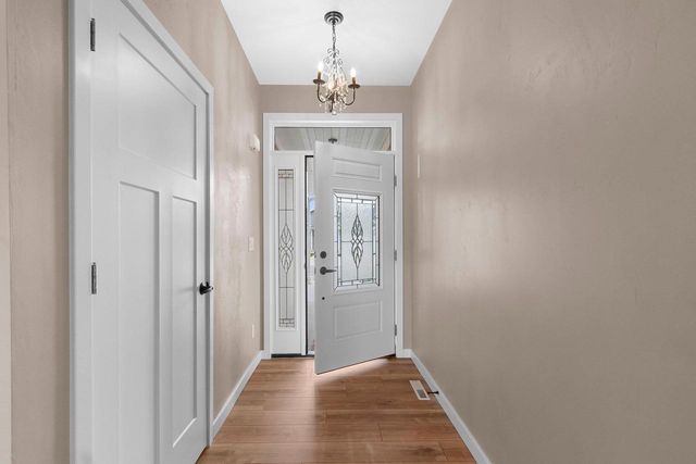 4884 WYLD BERRY WAY, Hobart, WI 54155