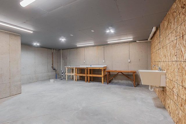 4884 WYLD BERRY WAY, Hobart, WI 54155