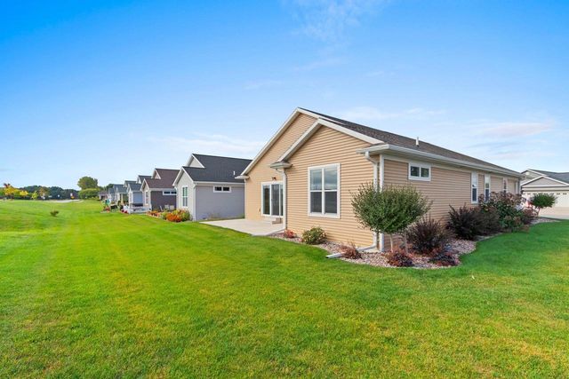 4884 WYLD BERRY WAY, Hobart, WI 54155