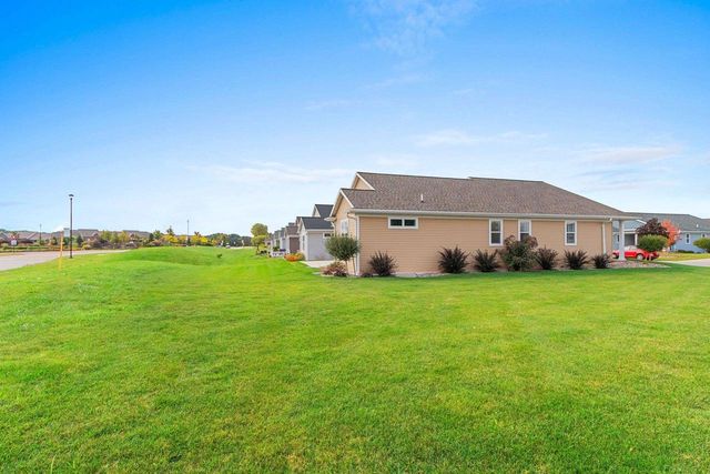 4884 WYLD BERRY WAY, Hobart, WI 54155