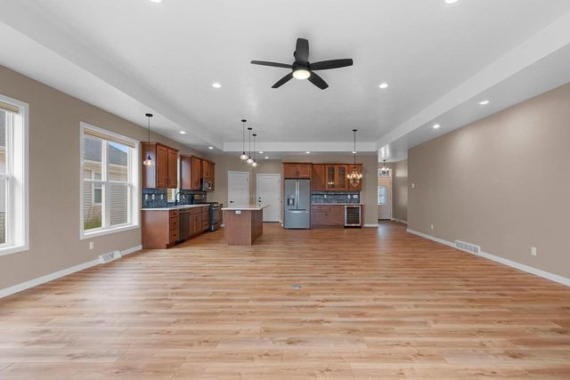 4884 WYLD BERRY WAY, Hobart, WI 54155