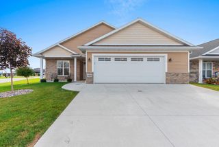 4884 WYLD BERRY WAY, Hobart, WI 54155