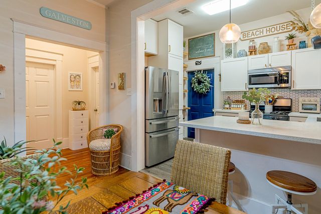 3609 Avenue O, Galveston, TX 77550