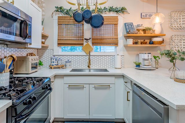 3609 Avenue O, Galveston, TX 77550