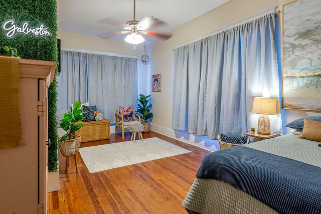 3609 Avenue O, Galveston, TX 77550