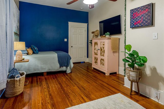 3609 Avenue O, Galveston, TX 77550