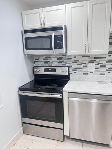 7505 NW 5th Place 106, Margate, FL 33063