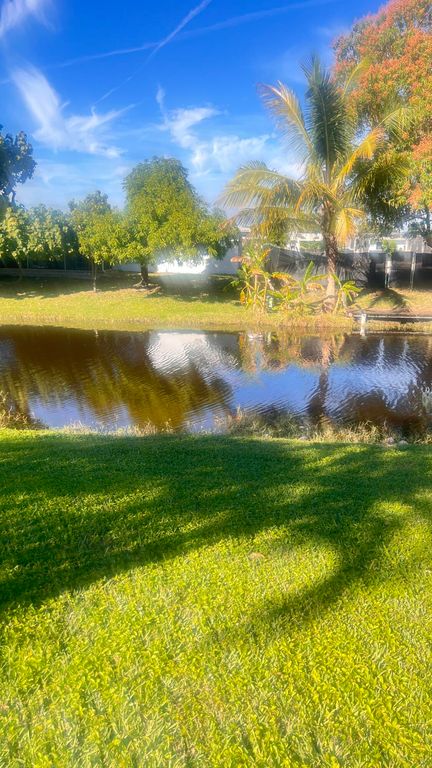 7505 NW 5th Place 106, Margate, FL 33063