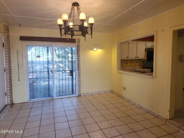 14937 Roslyn Drive, Horizon City, TX 79928