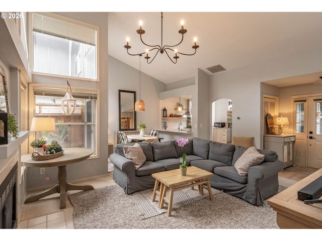 7666 Sw AFTON Ln, Portland, OR 97224