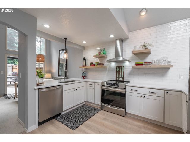 7666 Sw AFTON Ln, Portland, OR 97224