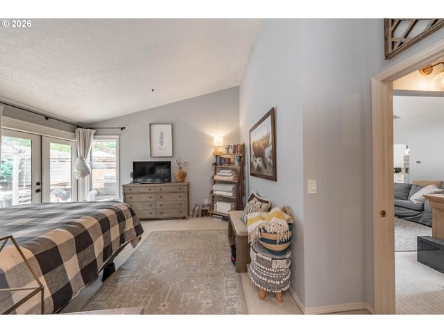 7666 Sw AFTON Ln, Portland, OR 97224