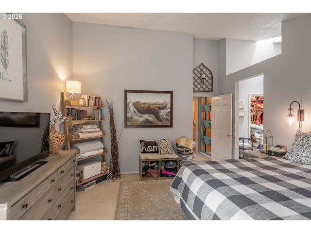 7666 Sw AFTON Ln, Portland, OR 97224