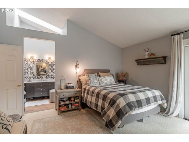 7666 Sw AFTON Ln, Portland, OR 97224