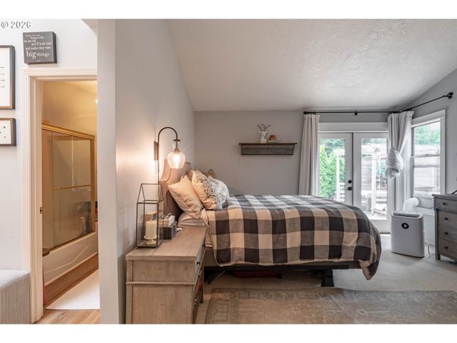7666 Sw AFTON Ln, Portland, OR 97224