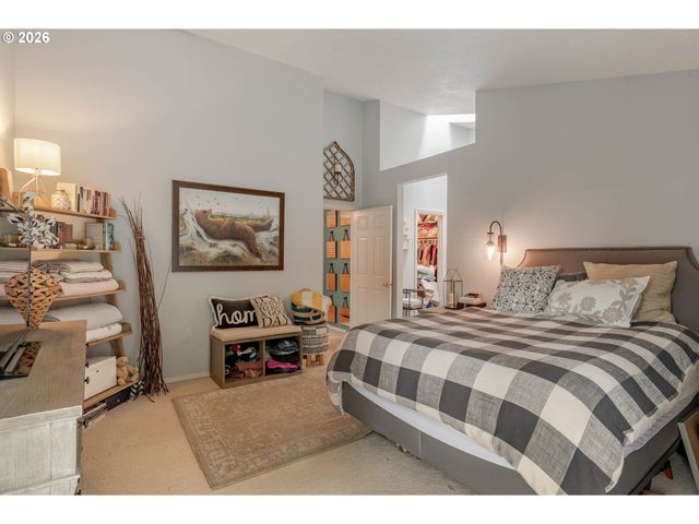 7666 Sw AFTON Ln, Portland, OR 97224