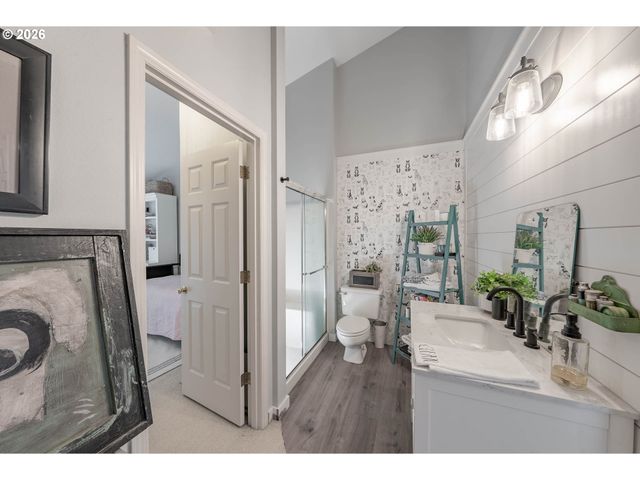 7666 Sw AFTON Ln, Portland, OR 97224