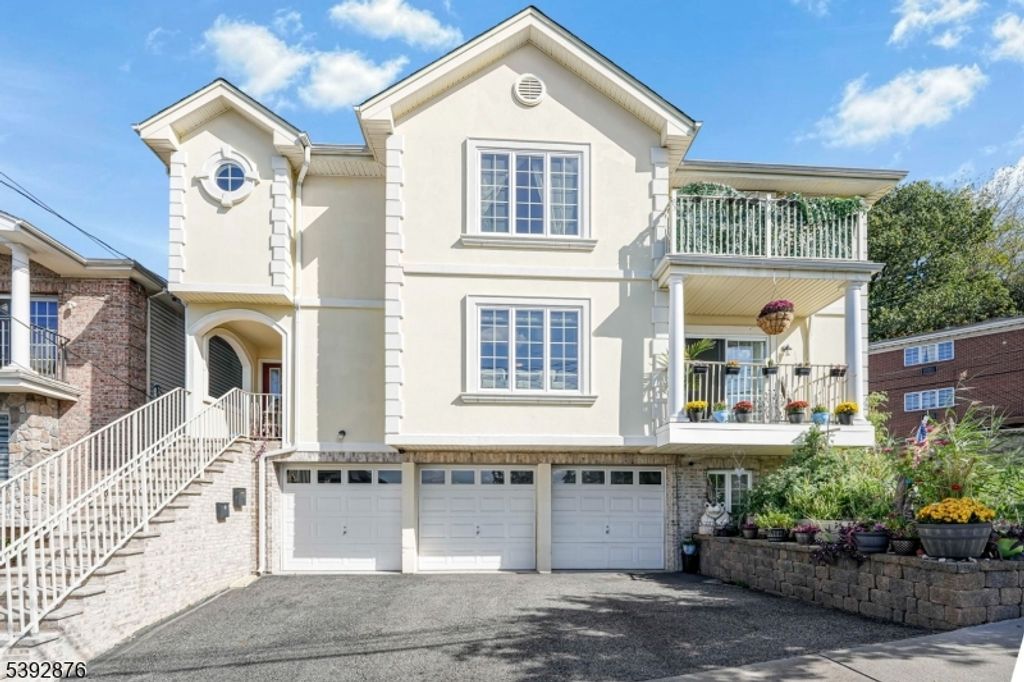 615 Prospect Ave, Fairview Boro, NJ 07022