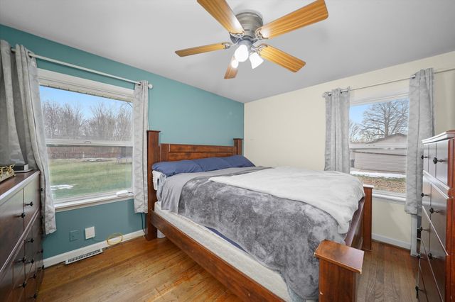 84 E Rickard Drive, Oswego, IL 60543