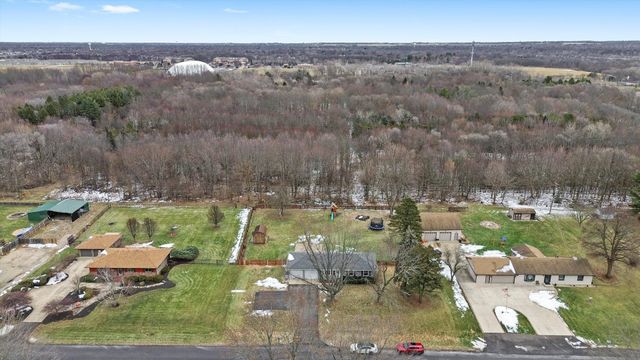 84 E Rickard Drive, Oswego, IL 60543