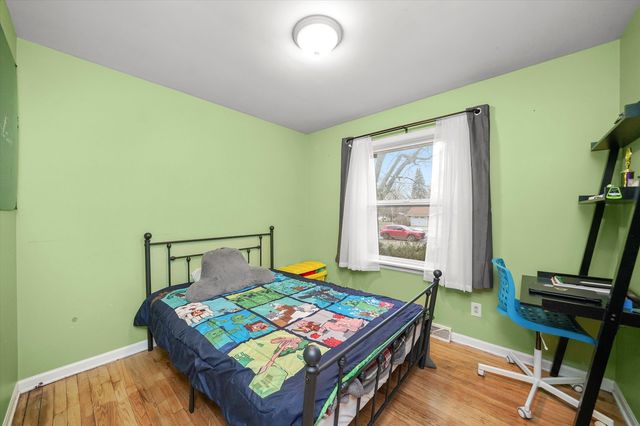 84 E Rickard Drive, Oswego, IL 60543