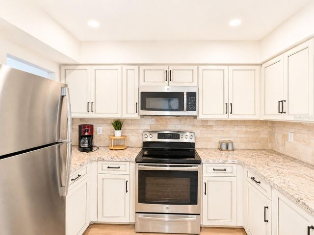 9718 HERNANDO COURT, Bradenton, FL 34210