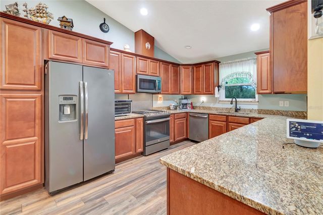 7427 REDWING ROAD, Groveland, FL 34736