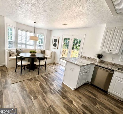 5374 Crown Oaks Drive, Lula, GA 30554