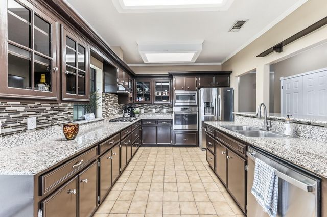 1623 Green Briar Drive, Huntsville, TX 77340