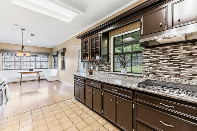 1623 Green Briar Drive, Huntsville, TX 77340