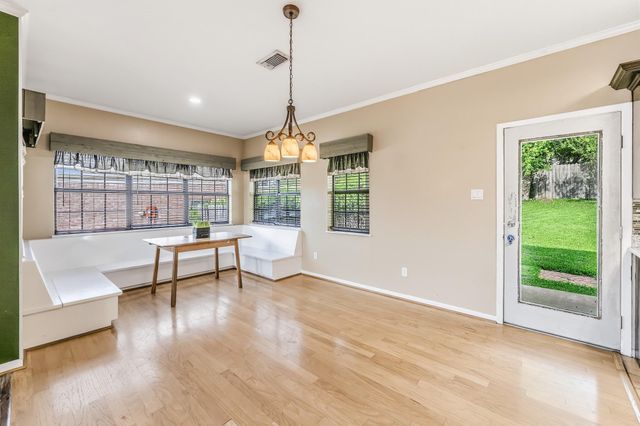 1623 Green Briar Drive, Huntsville, TX 77340