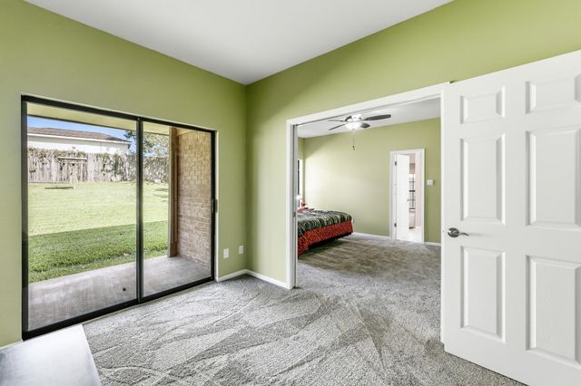1623 Green Briar Drive, Huntsville, TX 77340