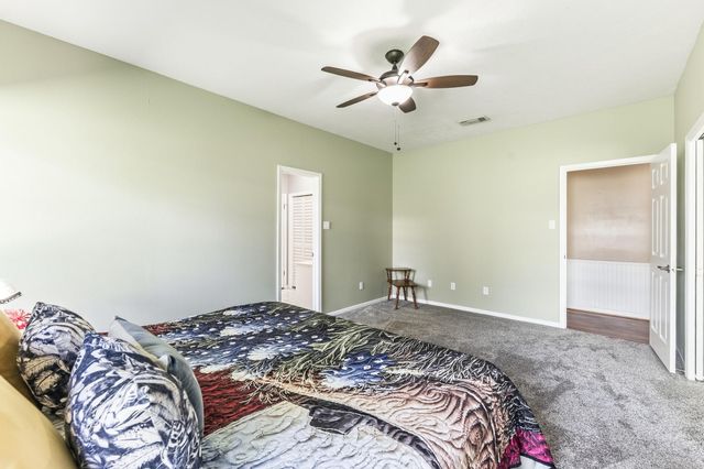 1623 Green Briar Drive, Huntsville, TX 77340