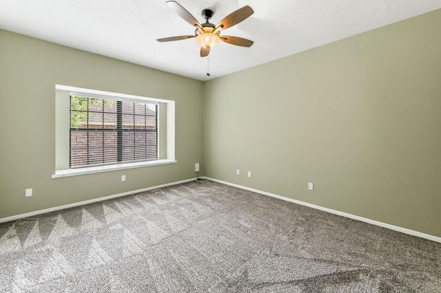 1623 Green Briar Drive, Huntsville, TX 77340